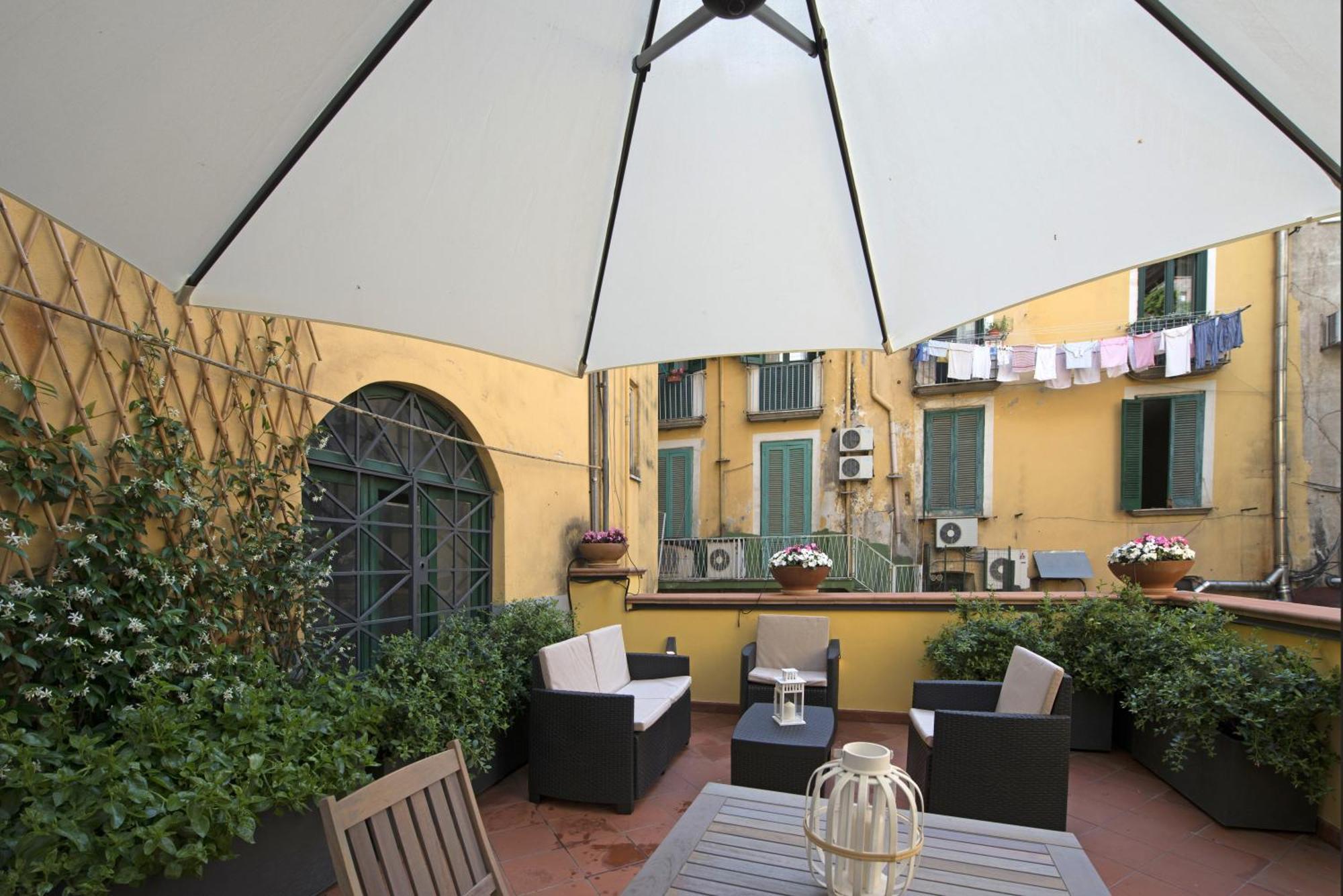 Le Terrazze Sul Cortile Apartman Salerno Kültér fotó