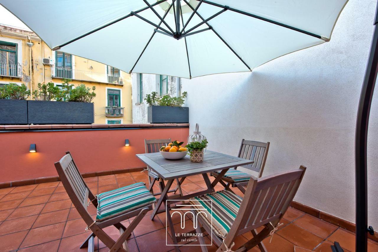 Le Terrazze Sul Cortile Apartman Salerno Kültér fotó