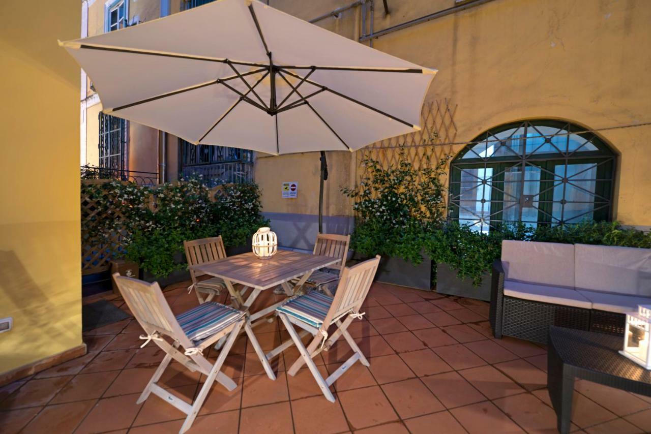 Le Terrazze Sul Cortile Apartman Salerno Kültér fotó