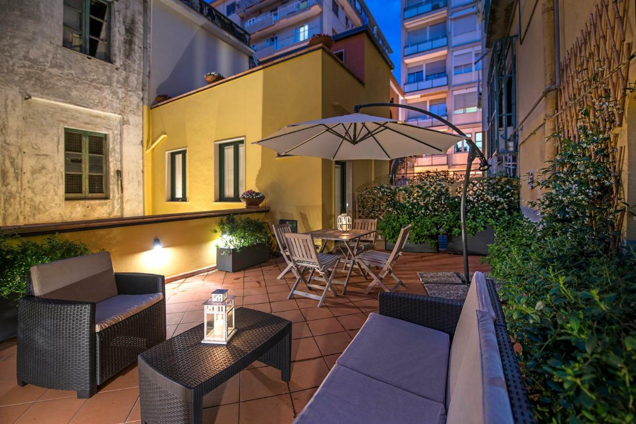 Le Terrazze Sul Cortile Apartman Salerno Kültér fotó